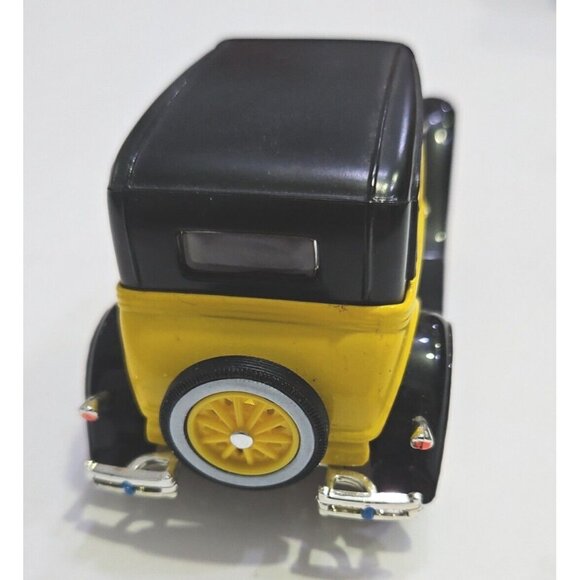 1930 Ford Crown Victoria 1:32 Diecast Car  ARKO Black & Yellow - Picture 5 of 14